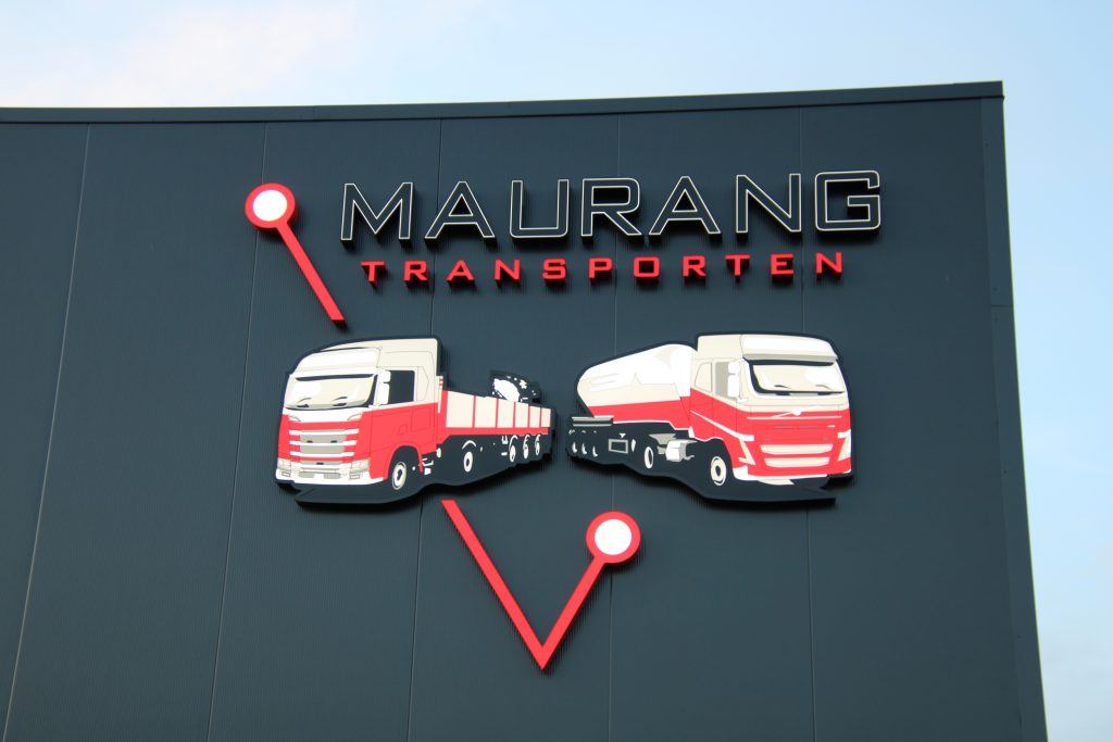 Maurang logo buiten op gebouw